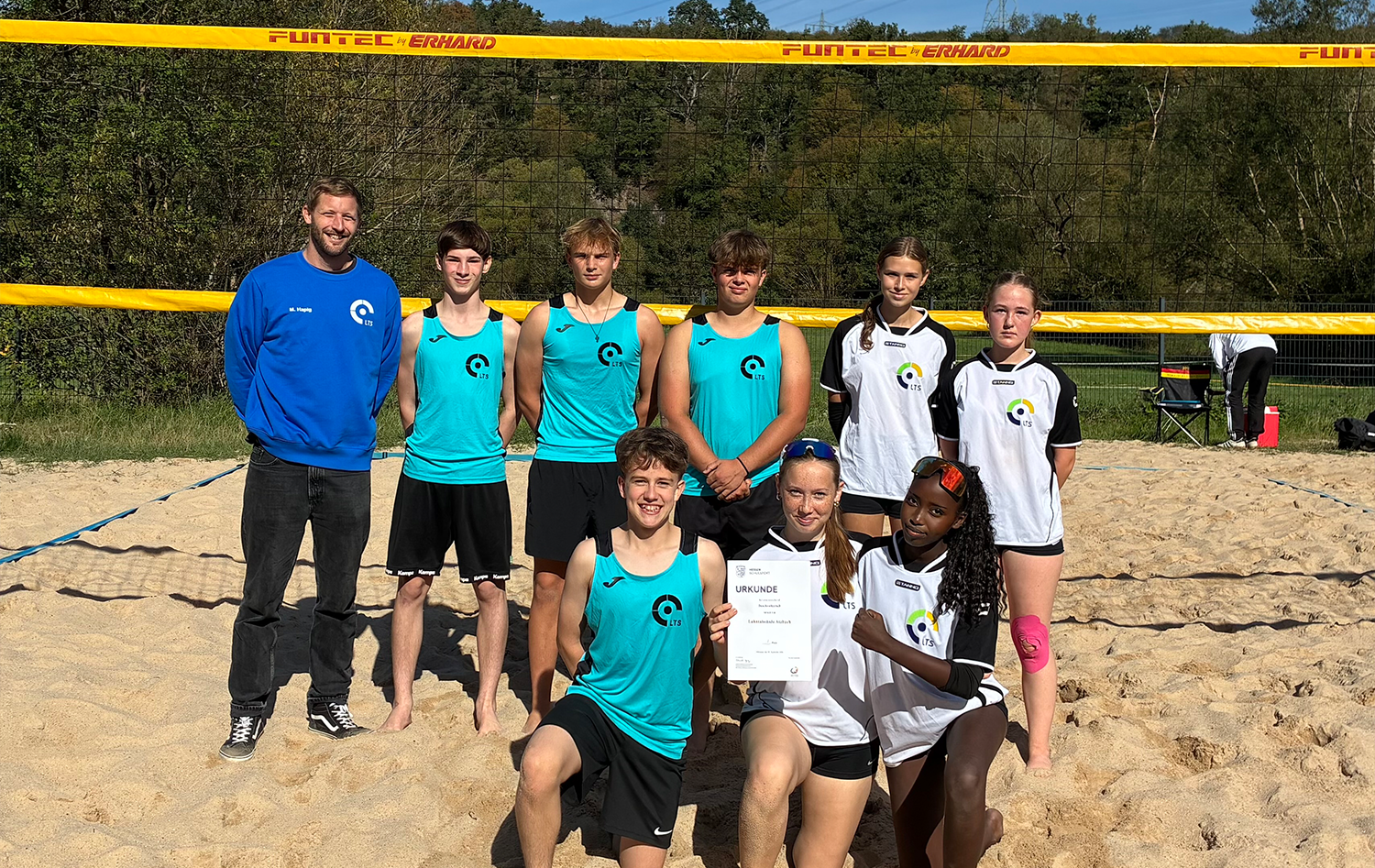 1. Platz beim Kreisentscheid im Beachvolleyball 